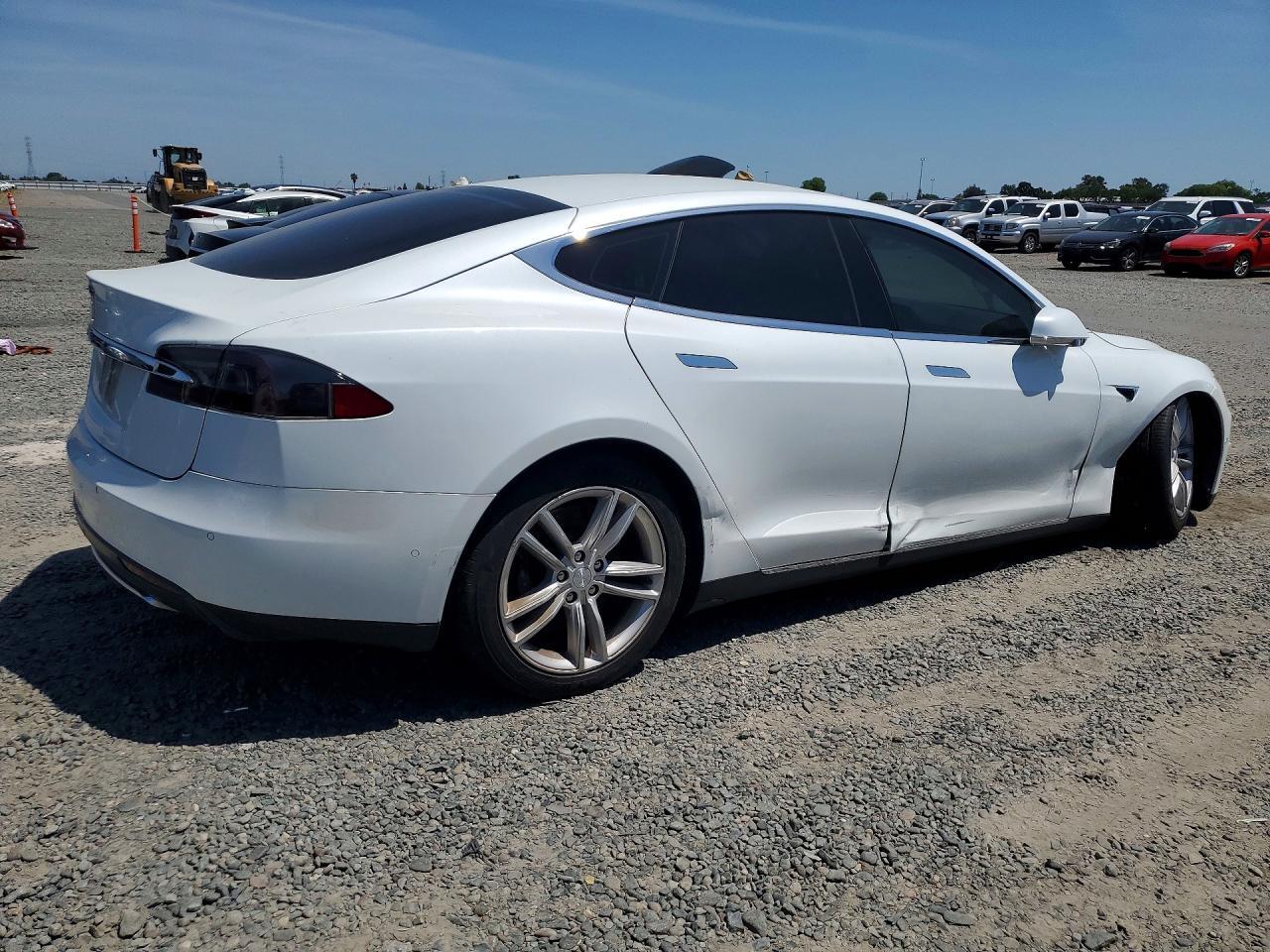 2015 Tesla Model S - Image 3