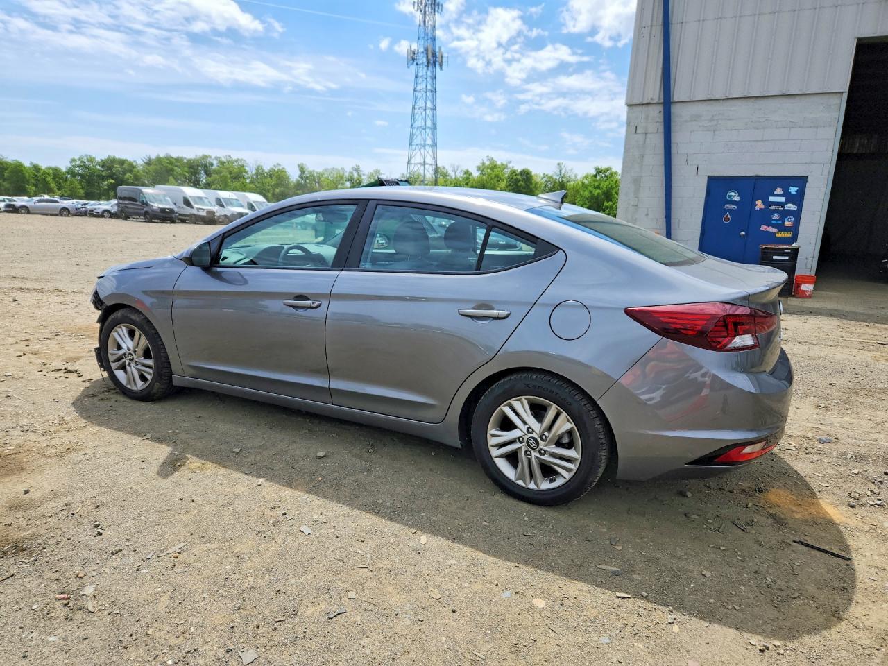2019 Hyundai Elantra Sel - Фото 2