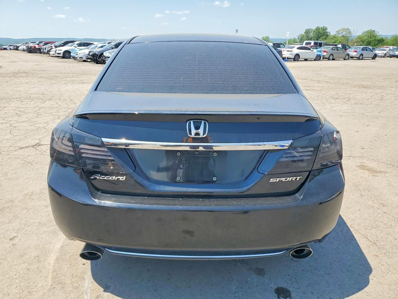 2015 Honda Accord Sport - Image 6