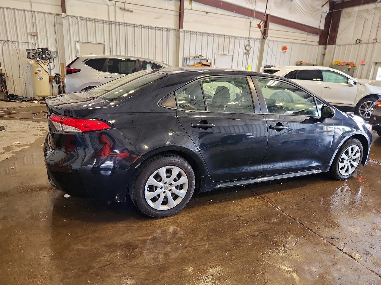 2022 Toyota Corolla Le - Image 3