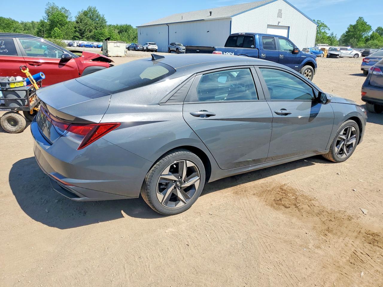 2023 Hyundai Elantra Sel - Фото 3