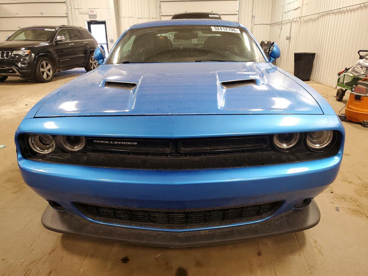 2015 Dodge Challenger R - Image 5