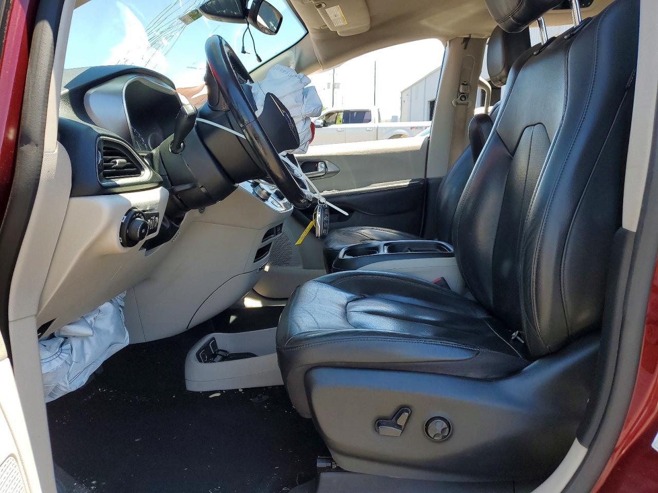 2020 Chrysler Pacifica Touring L - Image 7