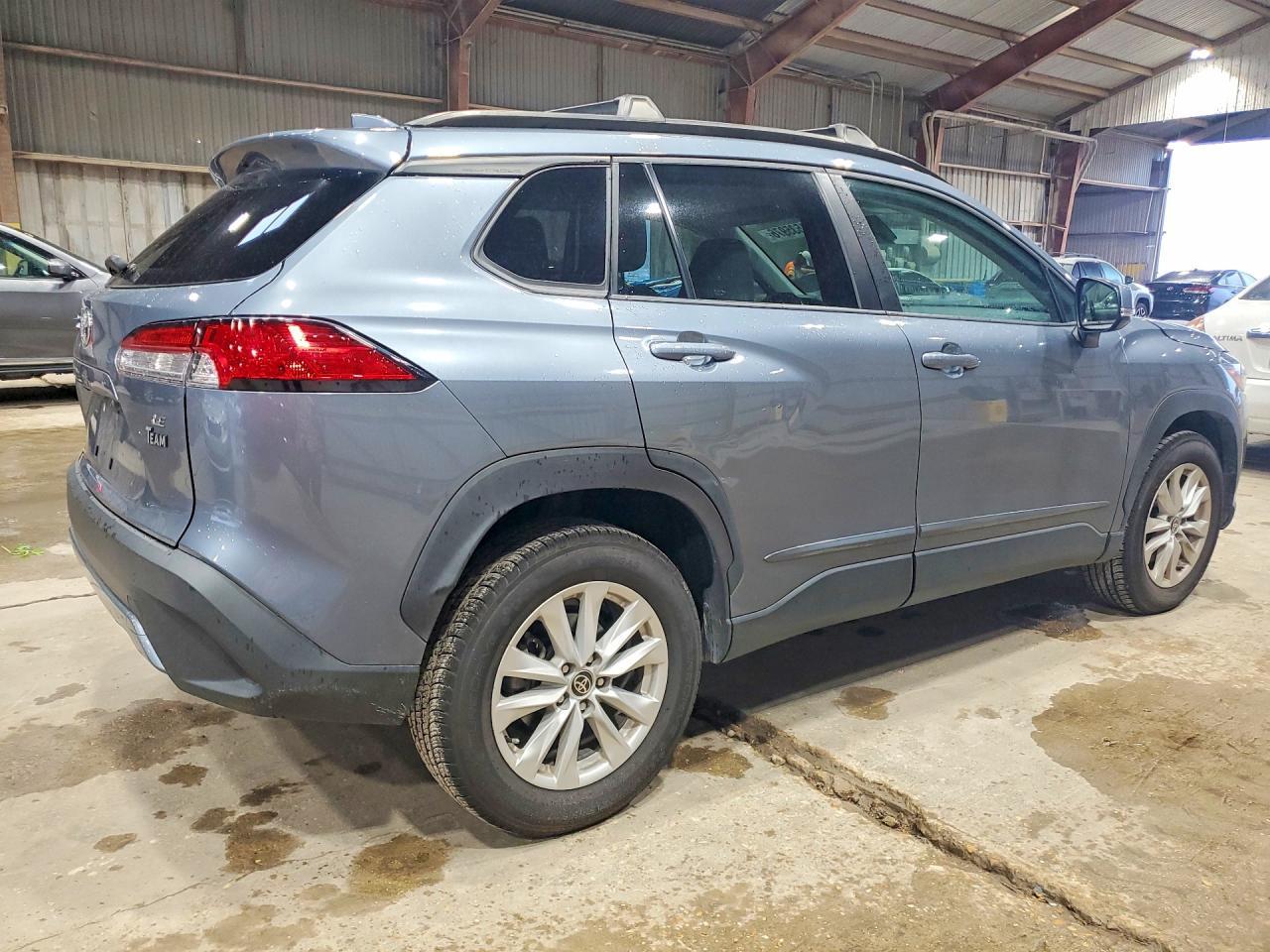 2022 Toyota Corolla Cross Le - Фото 3