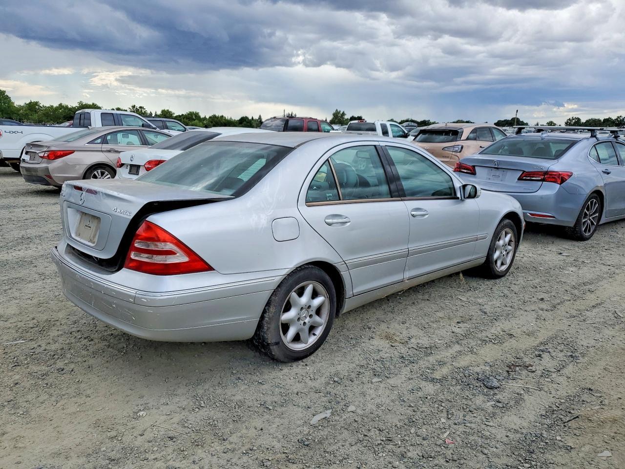 2003 Mercedes-Benz C 240 4Matic - Фото 3