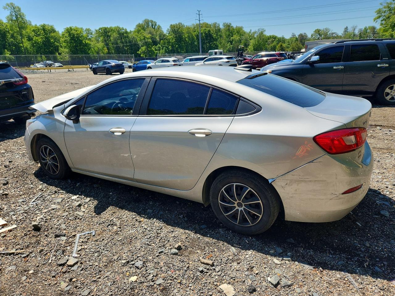 2018 Chevrolet Cruze Ls - Фото 2