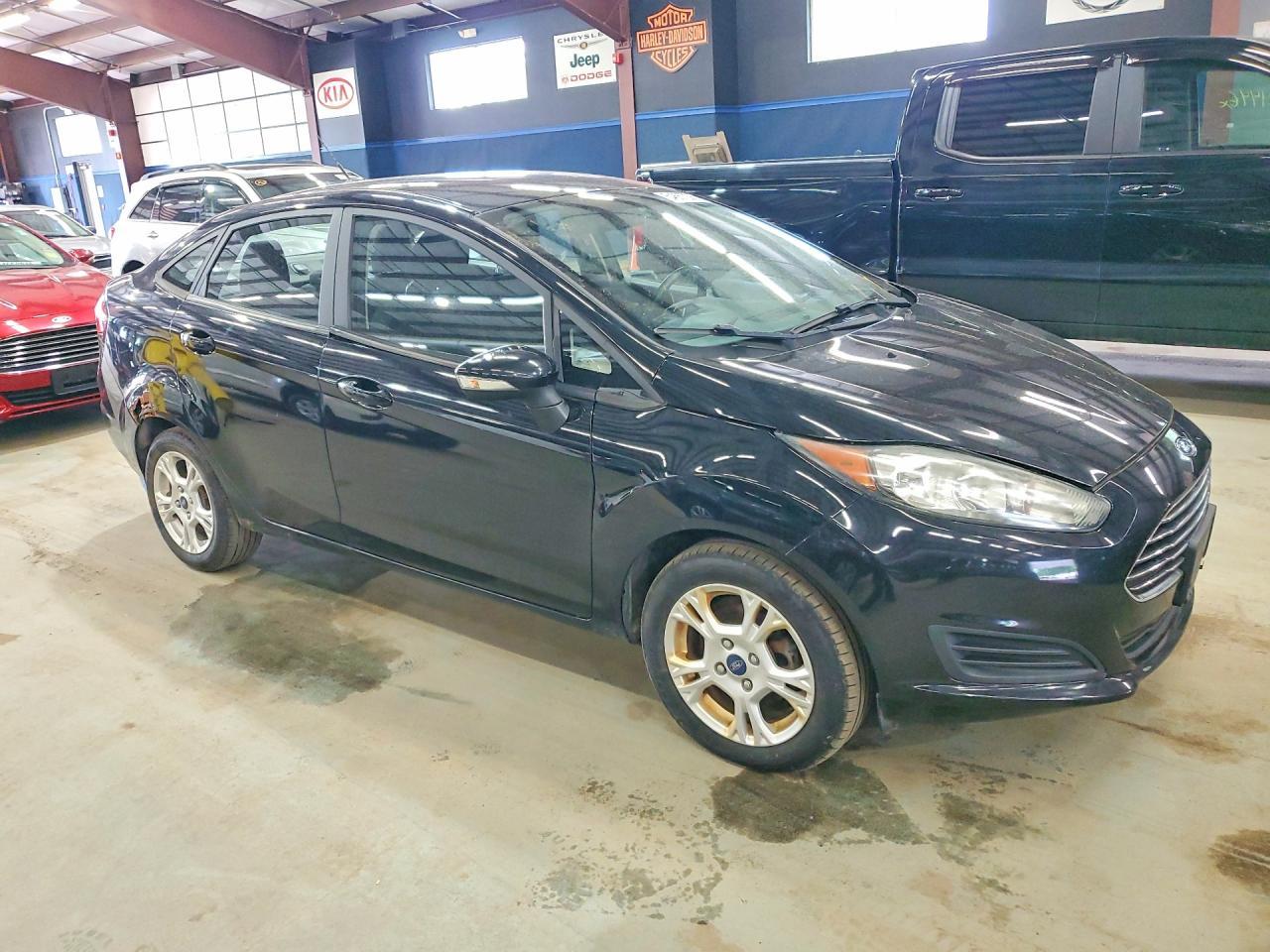2016 Ford Fiesta Se - Фото 4