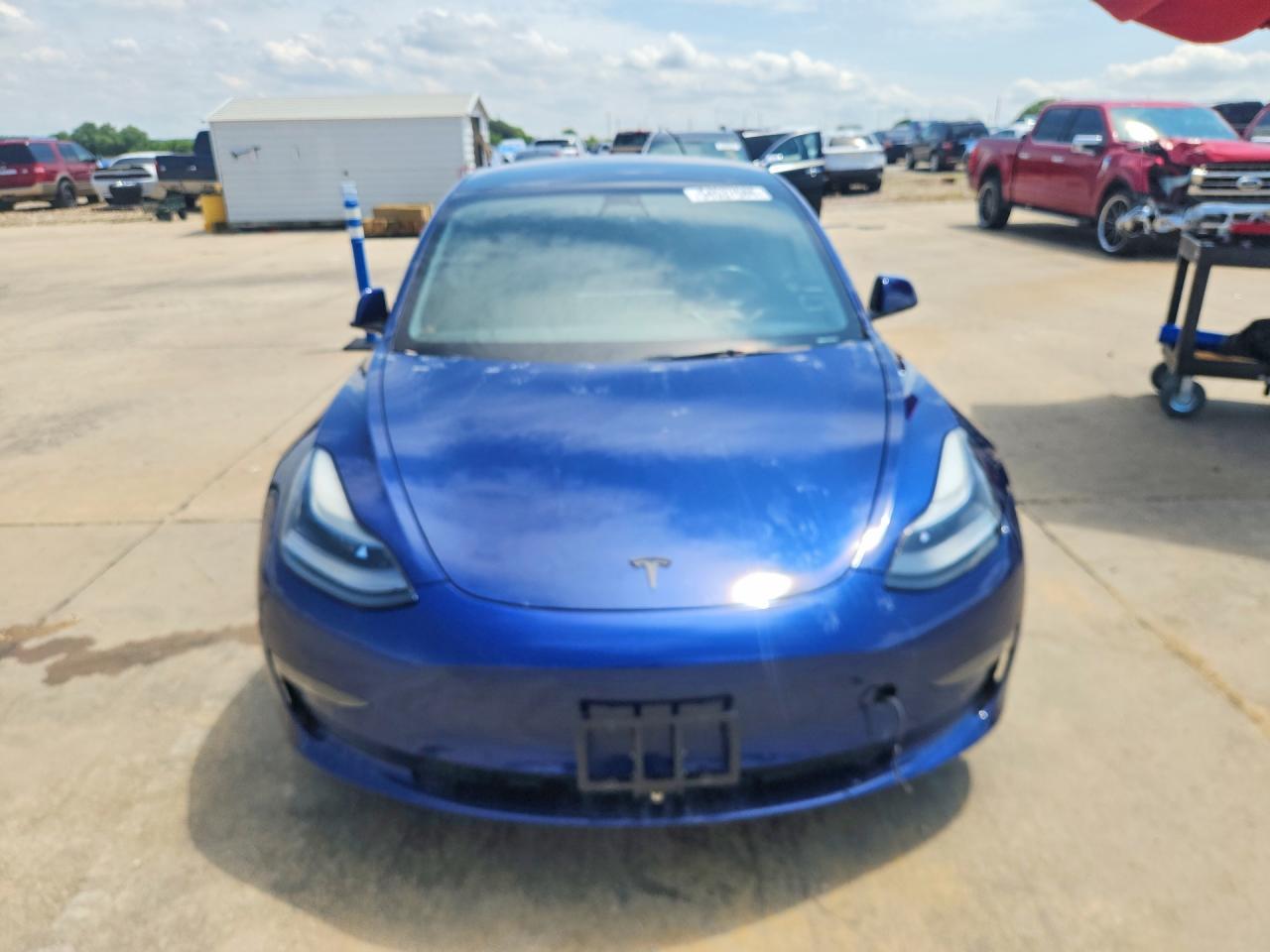 2022 Tesla Model 3 - Фото 5