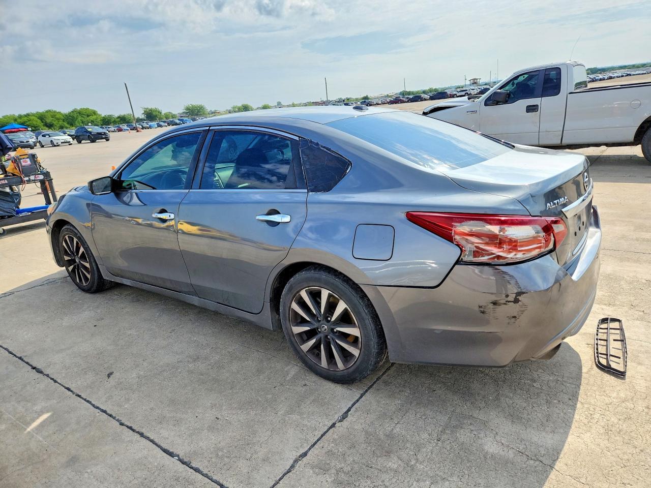 2018 Nissan Altima 2.5 Sv - Image 2