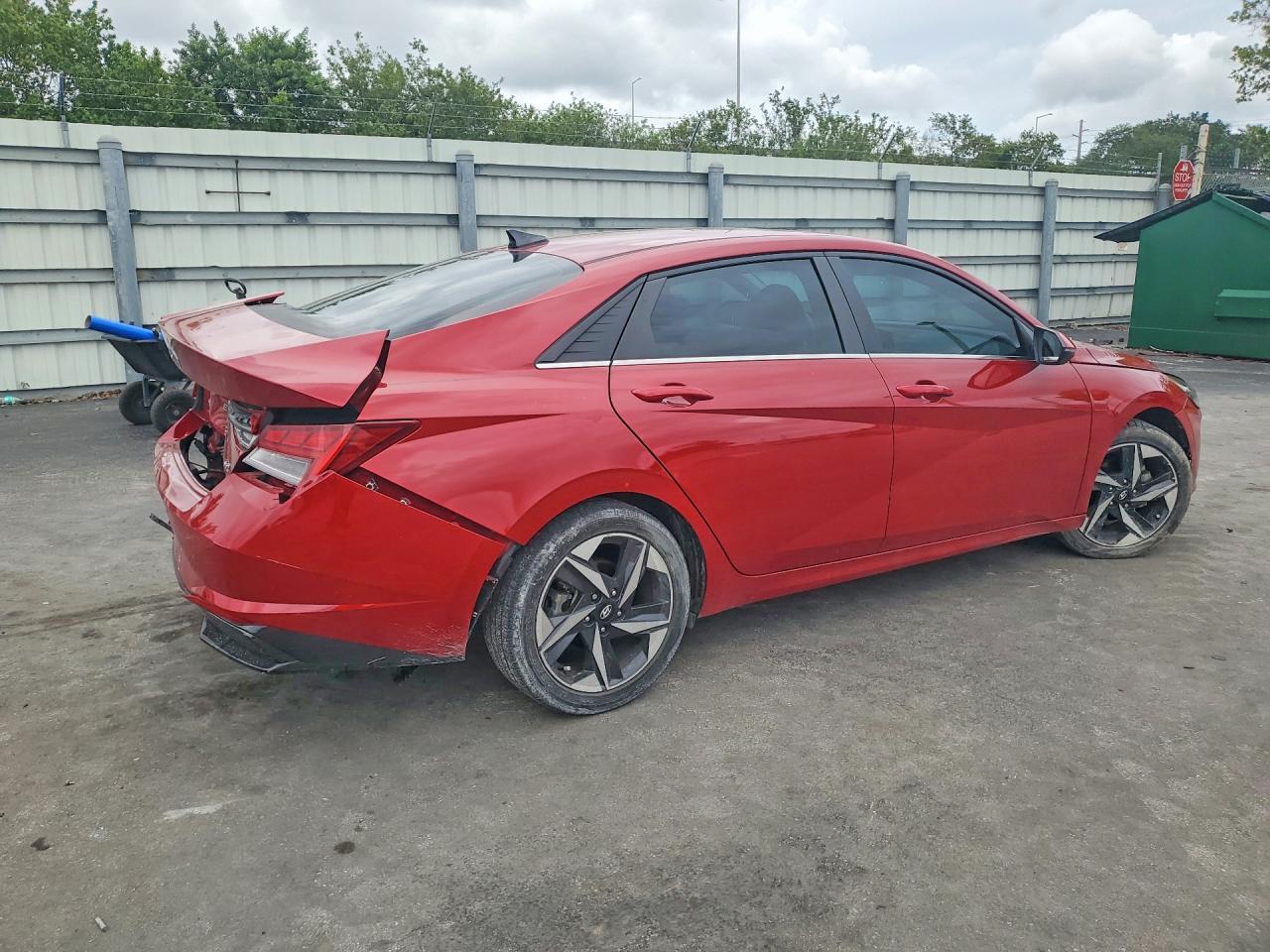 2023 Hyundai Elantra Limited - Фото 3