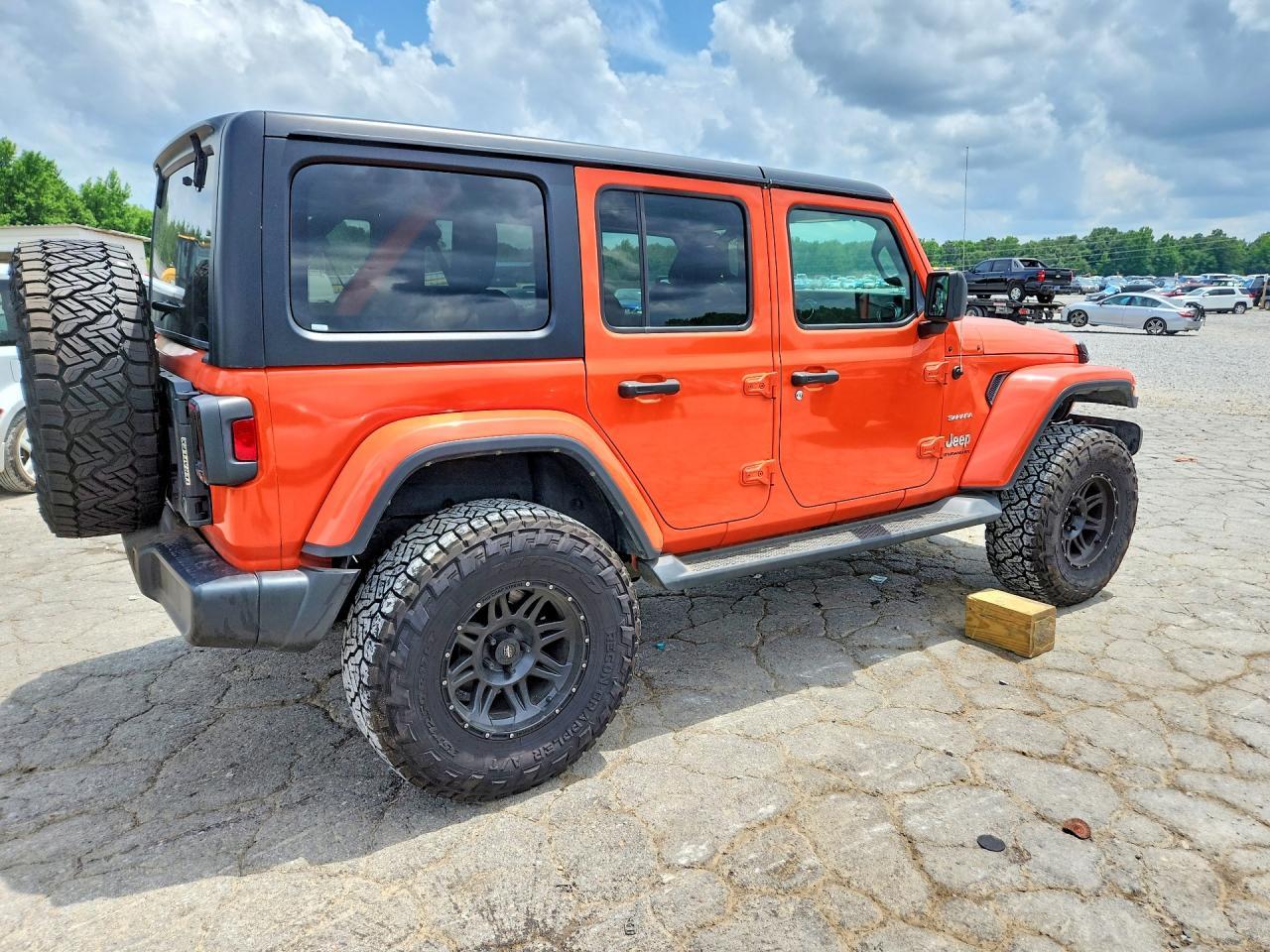 2023 Jeep Wrangler Sahara - Фото 3