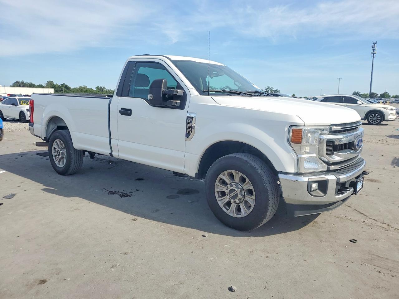 2022 Ford F350 Super Duty - Фото 4