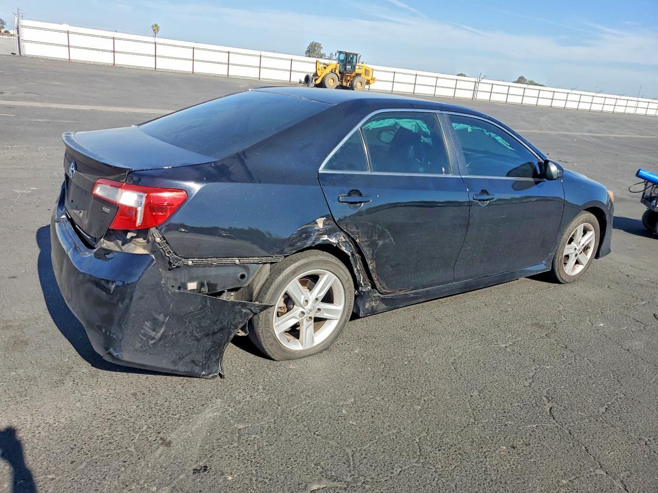 2014 Toyota Camry Se - Фото 3