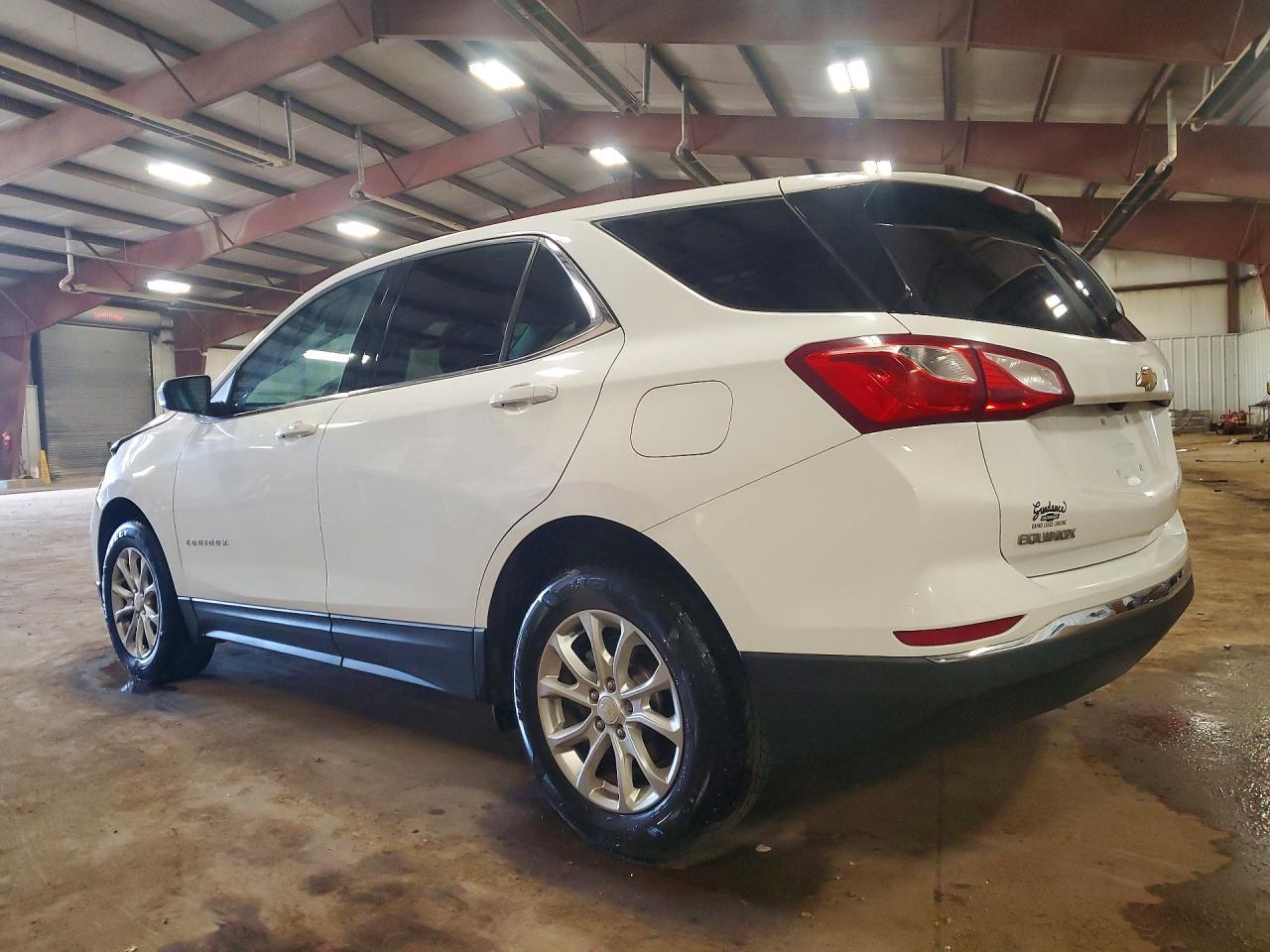 2020 Chevrolet Equinox Lt - Image 2