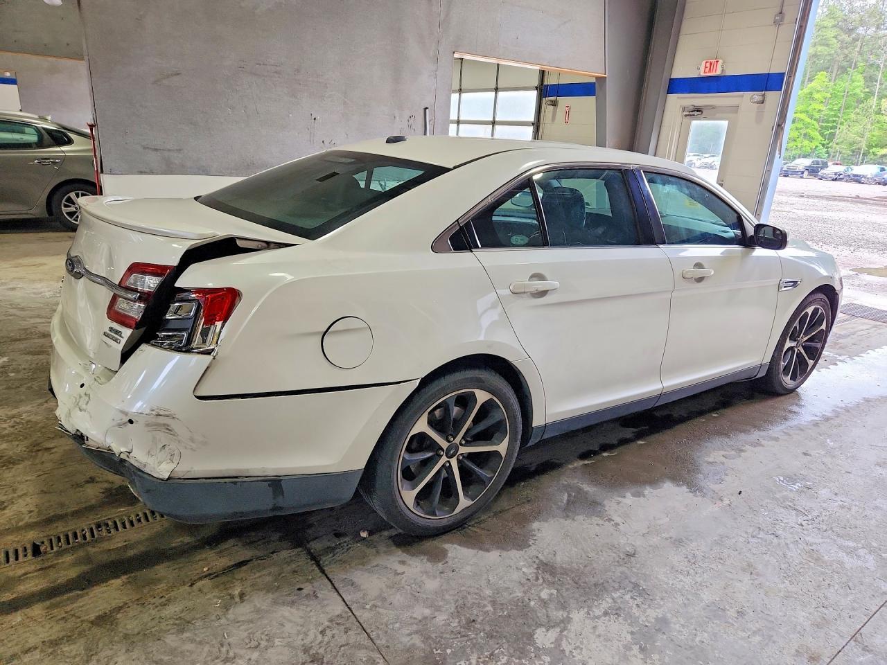 2014 Ford Taurus Sel - Фото 3