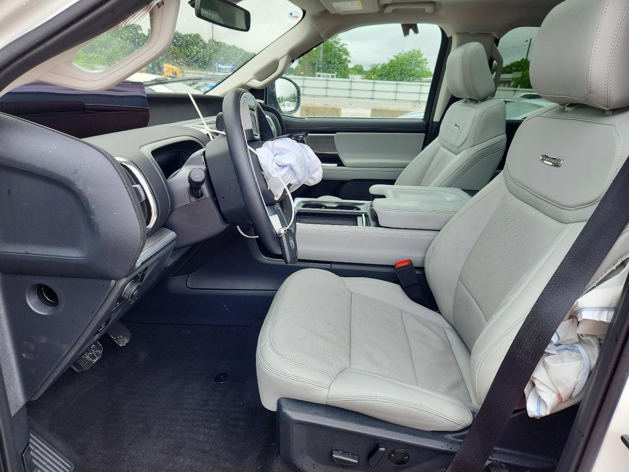 2025 Ford Expedition Max Platinum - Image 7