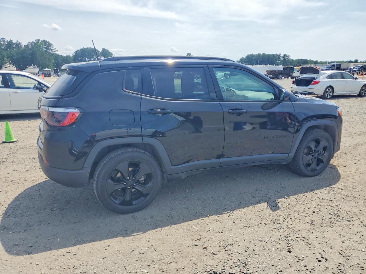 2021 Jeep Compass Latitude - Фото 3