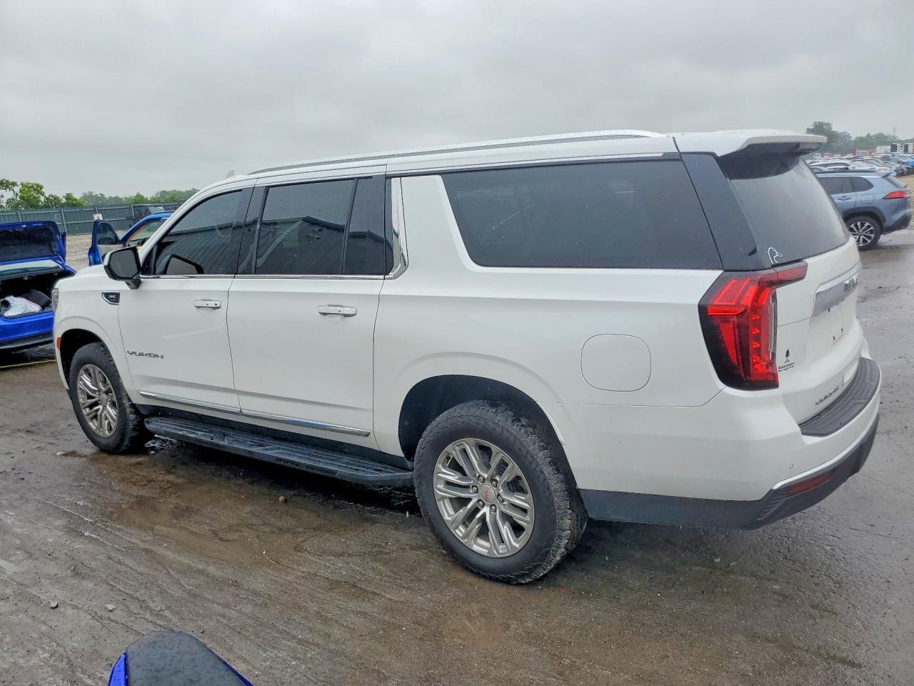 2022 GMC Yukon Xl K1500 Slt - Фото 2