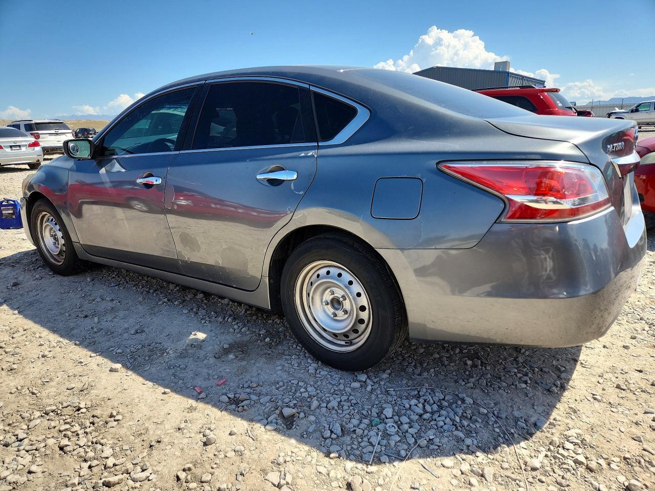 2015 Nissan Altima 2.5 S - Фото 2