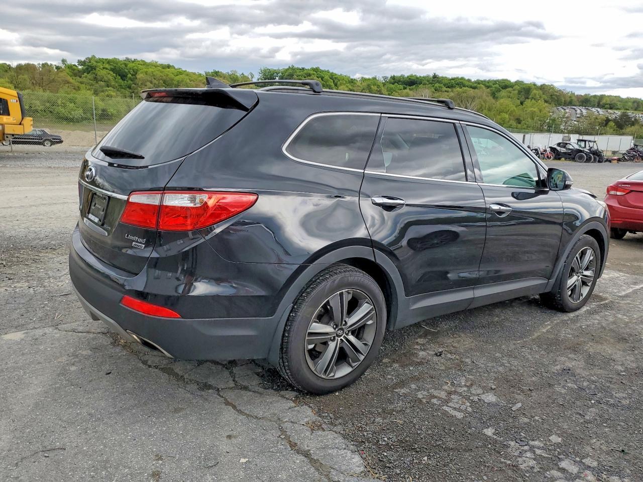 2015 Hyundai Santa Fe Limited - Image 3