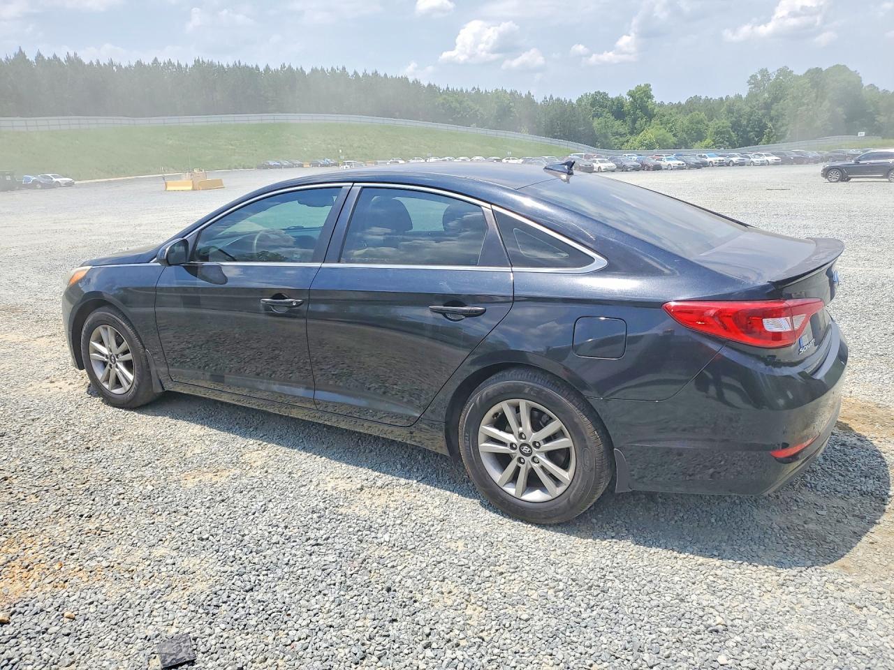 2016 Hyundai Sonata Se - Image 2