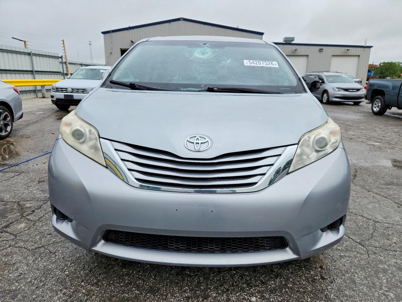 2015 Toyota Sienna Le - Фото 5