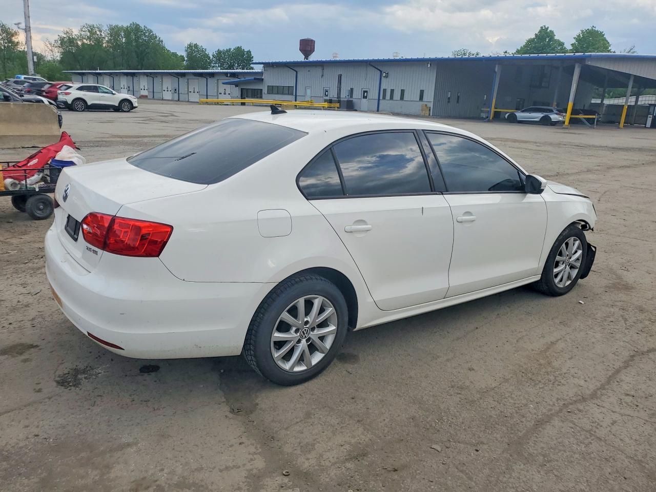 2011 Volkswagen Jetta Se - Image 3