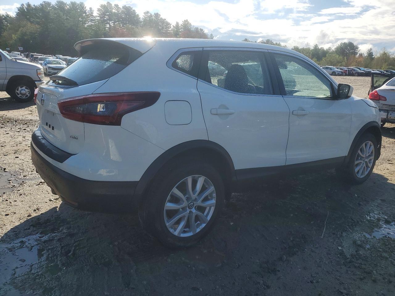 2021 Nissan Rogue Sport S - Фото 3