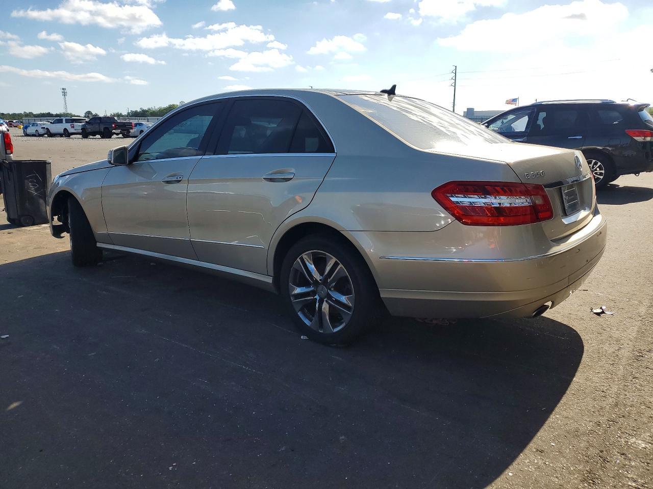 2010 Mercedes-Benz E 350 - Фото 2