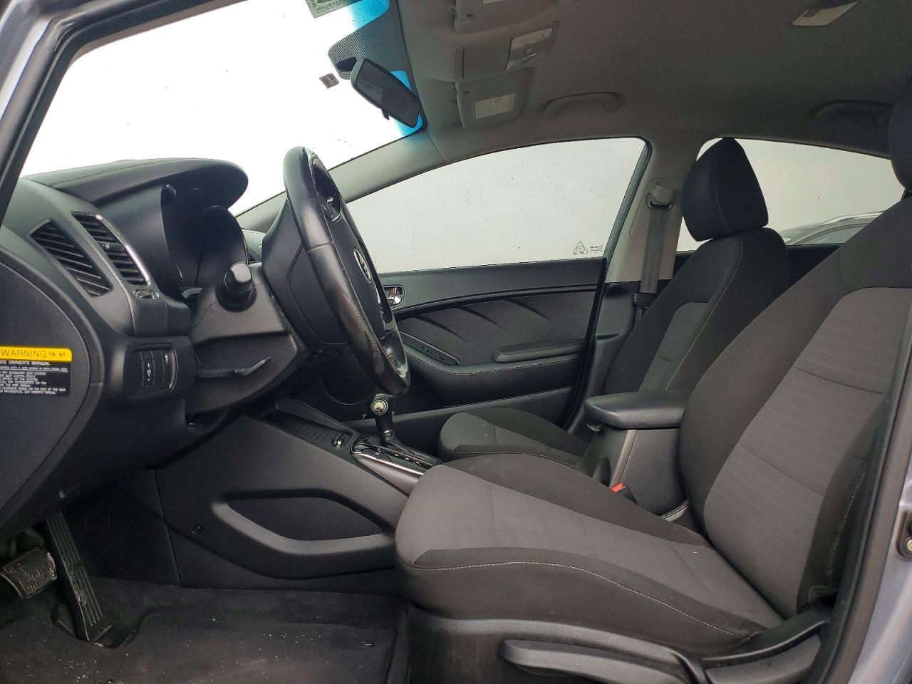 2017 Kia Forte S - Фото 7