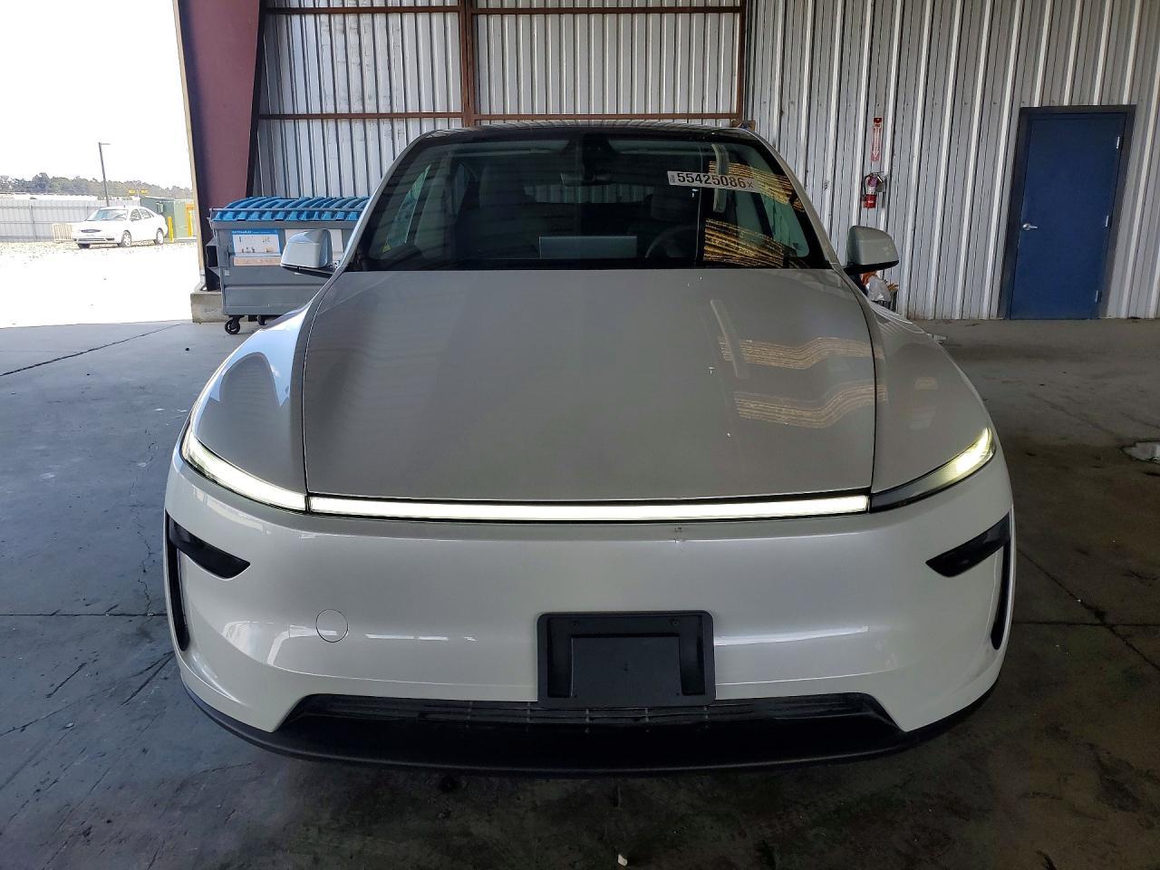 2026 Tesla Model Y - Image 5