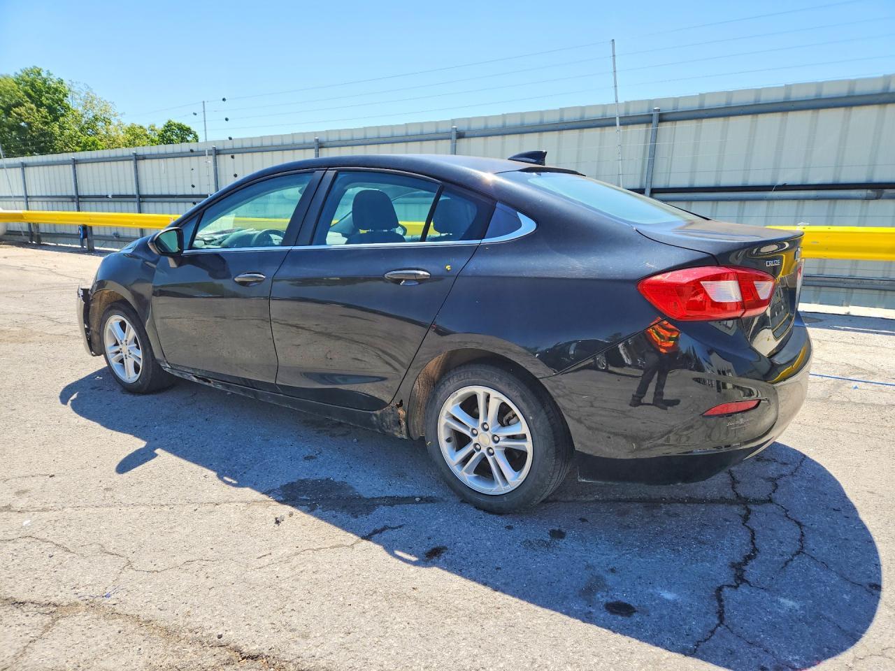 2016 Chevrolet Cruze Lt - Фото 2
