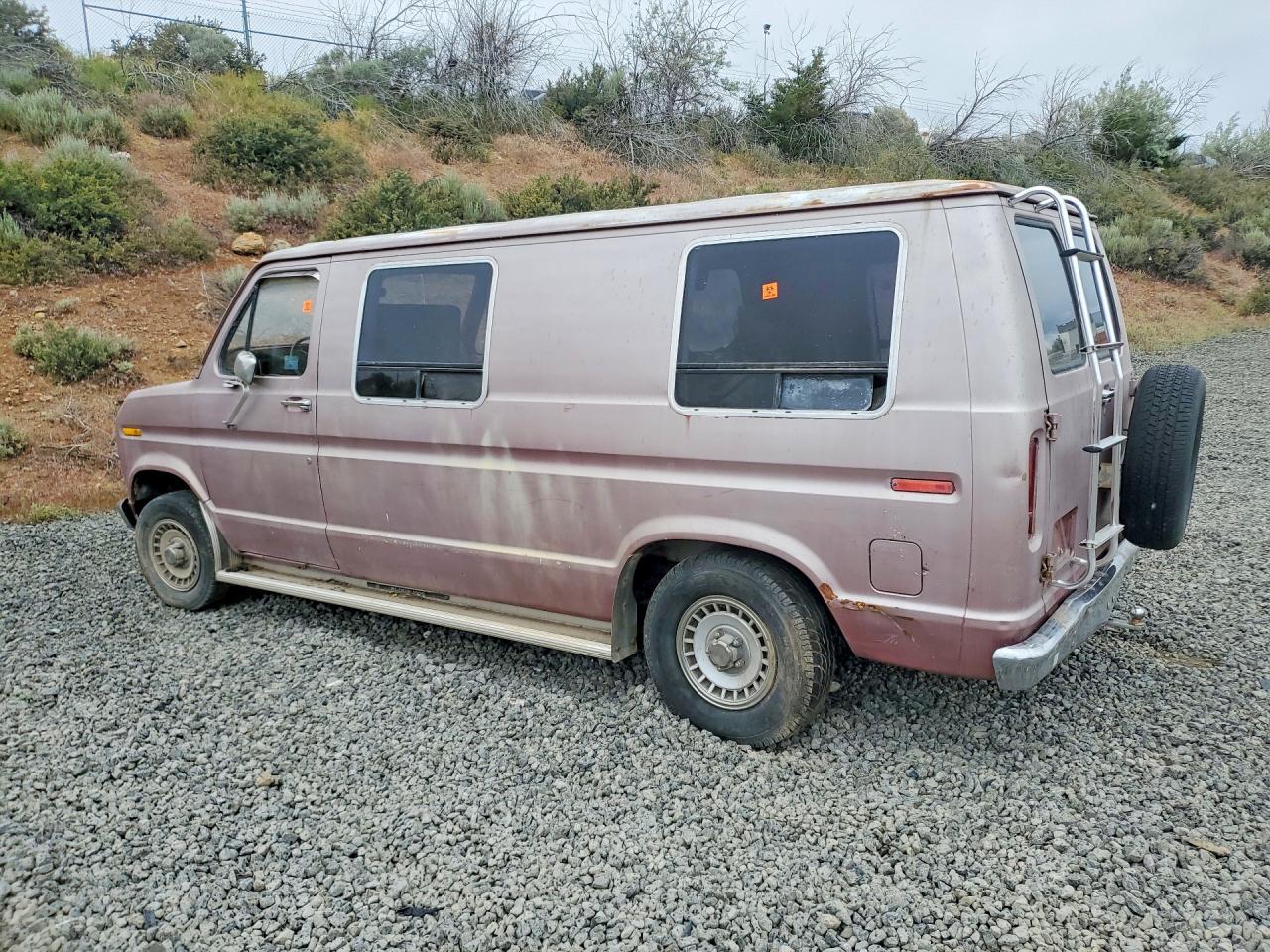1984 Ford Econoline E150 Van - Фото 2