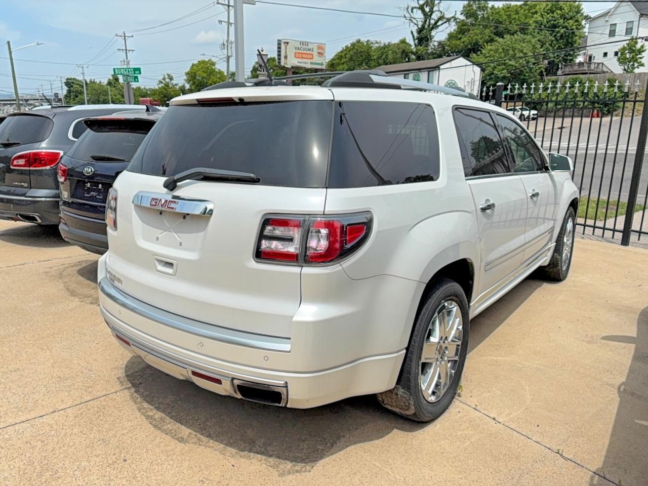 2016 GMC Acadia Denali - Image 4