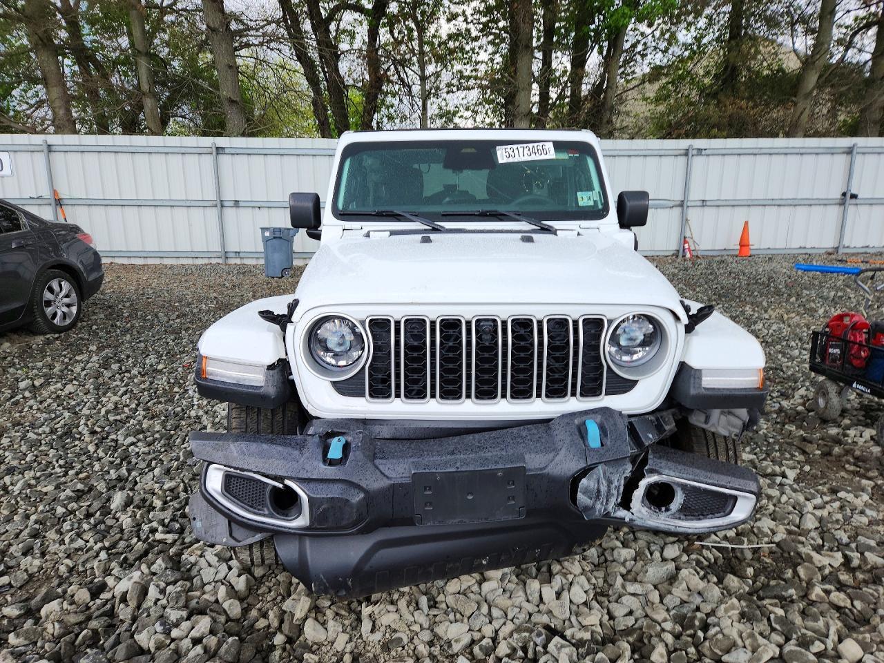 2025 Jeep Wrangler Sahara 4Xe - Image 5