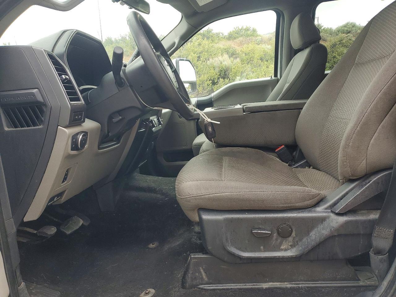 2022 Ford F350 Super Duty - Image 7
