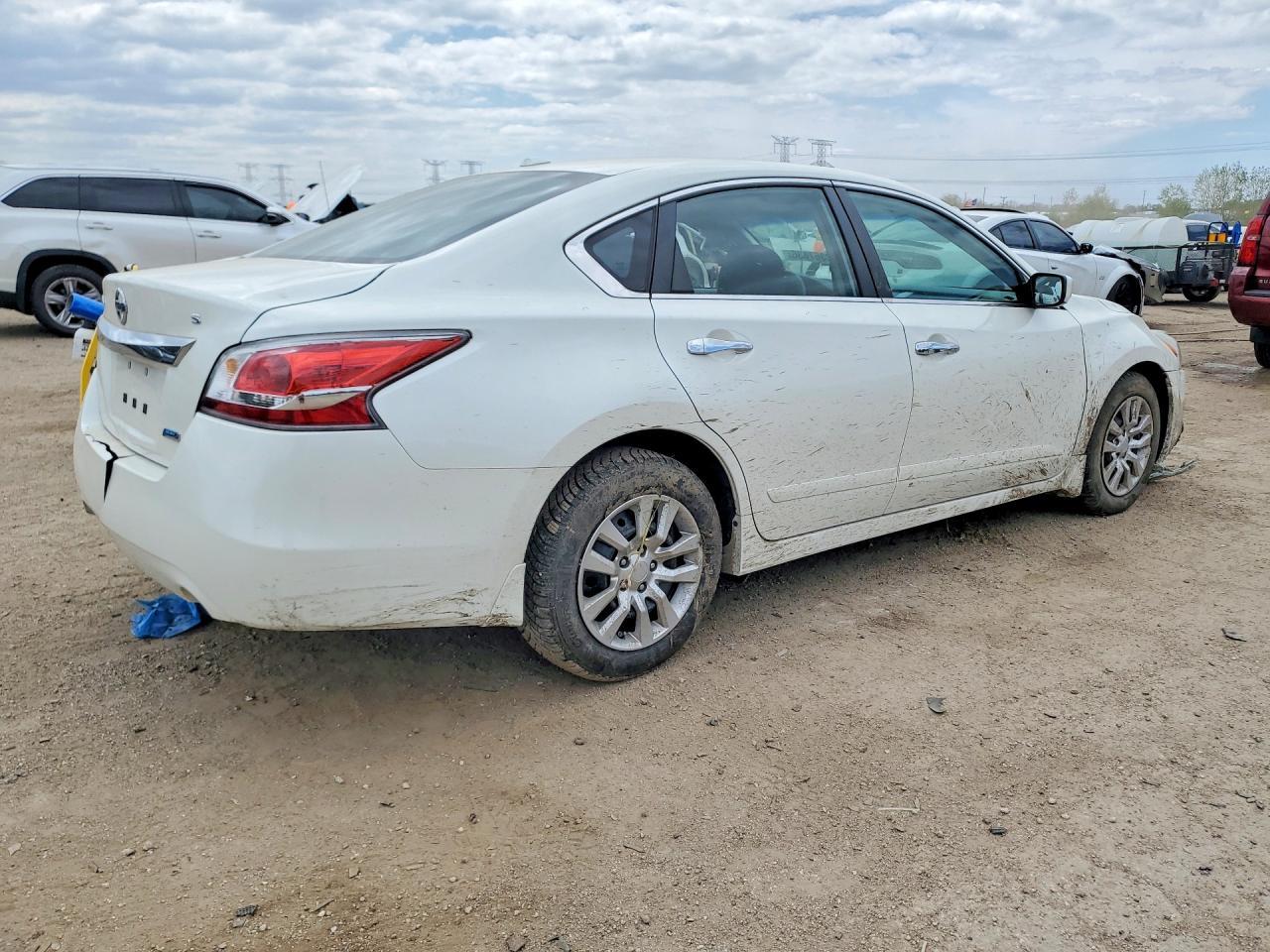 2014 Nissan Altima 2.5 S - Image 3