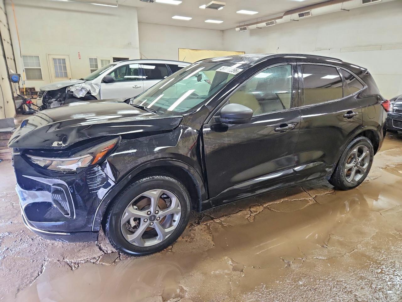2023 Ford Escape St Line