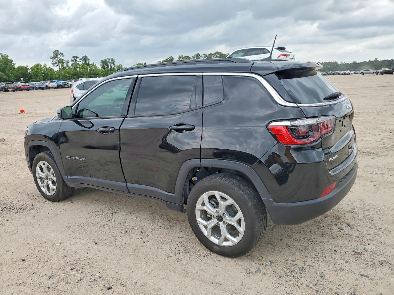 2025 Jeep Compass Latitude - Image 2