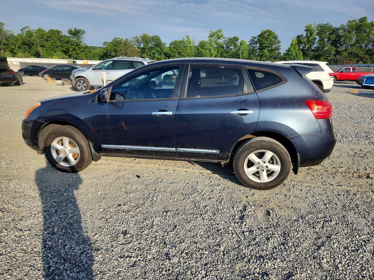 2013 Nissan Rogue S - Image 2