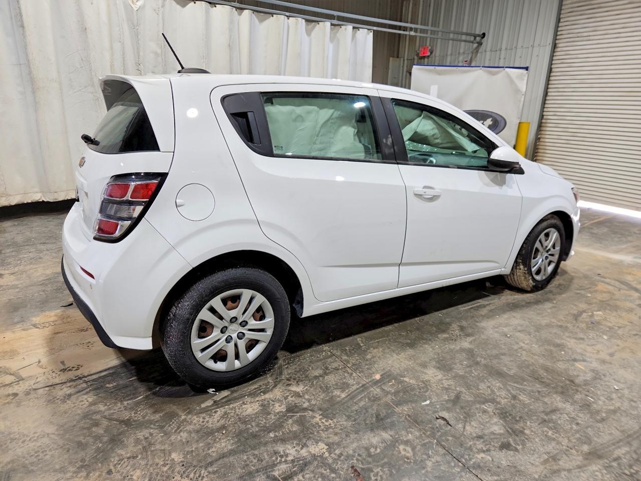2020 Chevrolet Sonic - Фото 3
