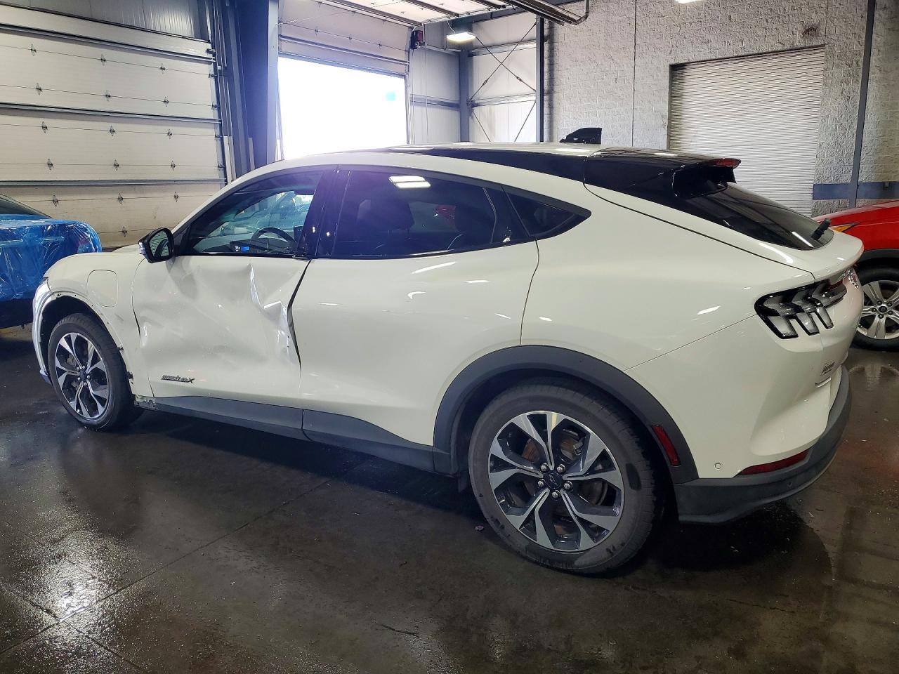 2024 Ford Mustang Mach-E Select - Фото 2