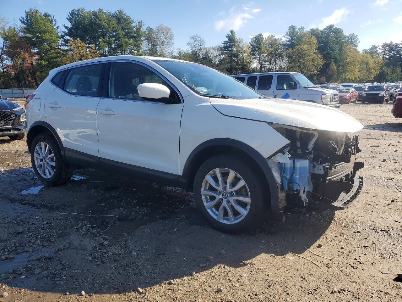 2021 Nissan Rogue Sport S - Фото 4
