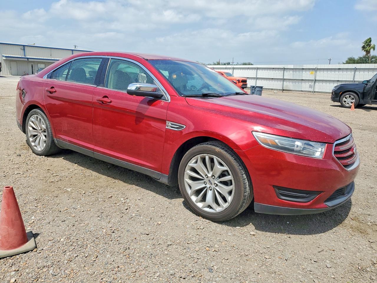 2017 Ford Taurus - Фото 4