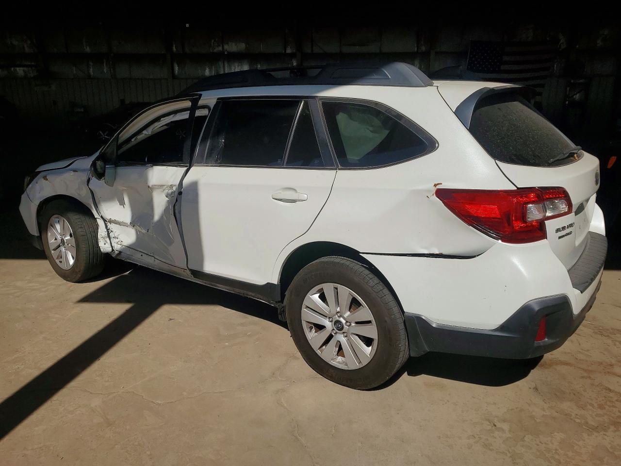 2018 Subaru Outback 2.5I Premium - Фото 2