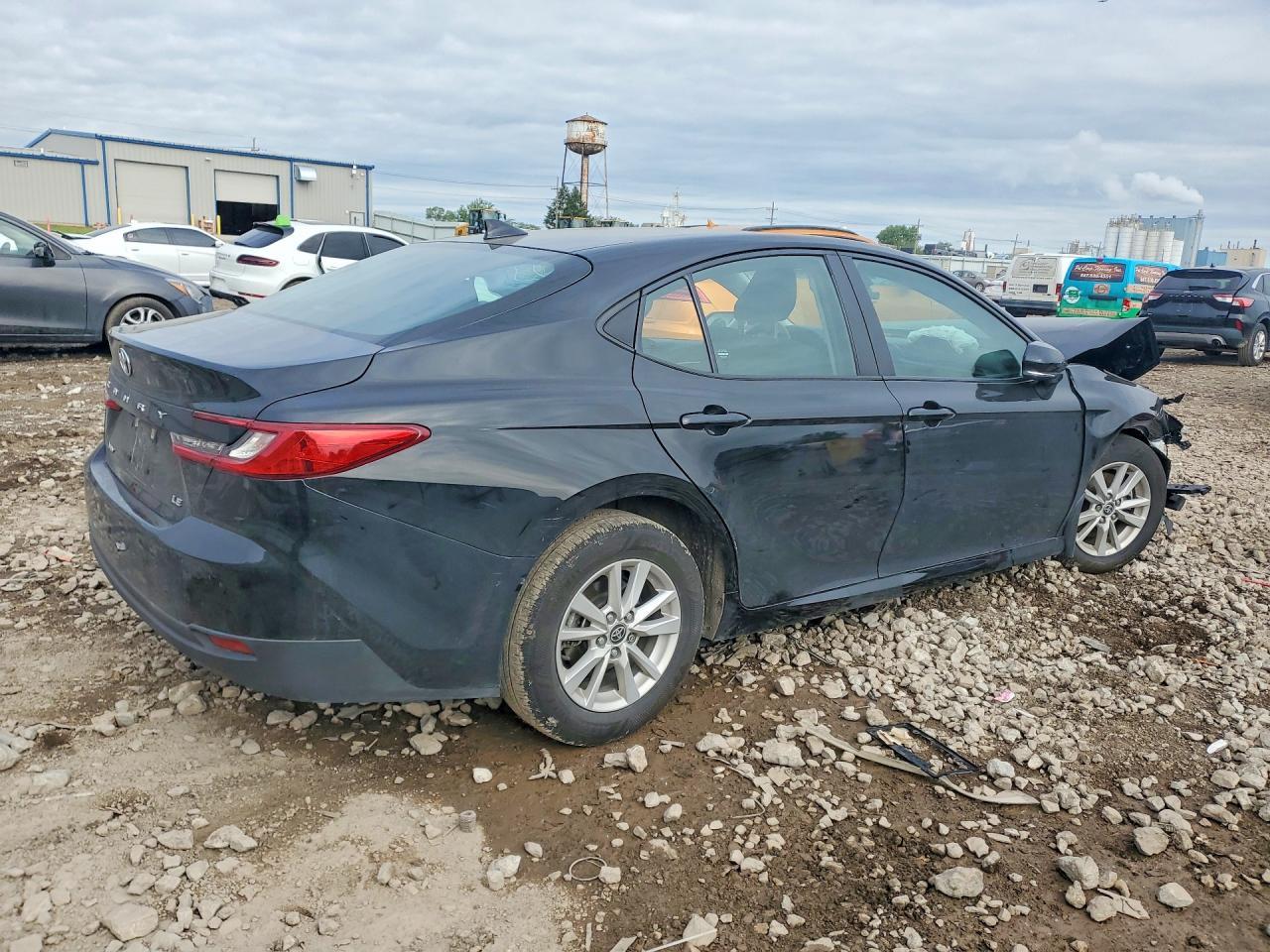 2025 Toyota Camry Le - Фото 3