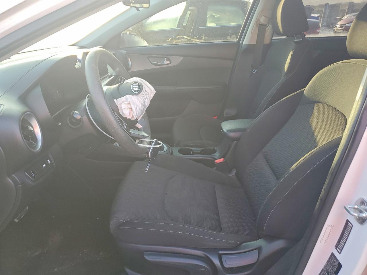 2021 Kia Forte Lxs - Image 7
