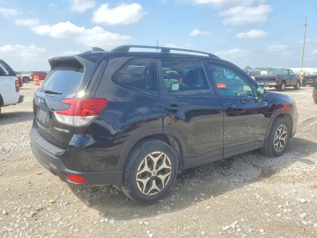 2019 Subaru Forester Premium - Фото 3