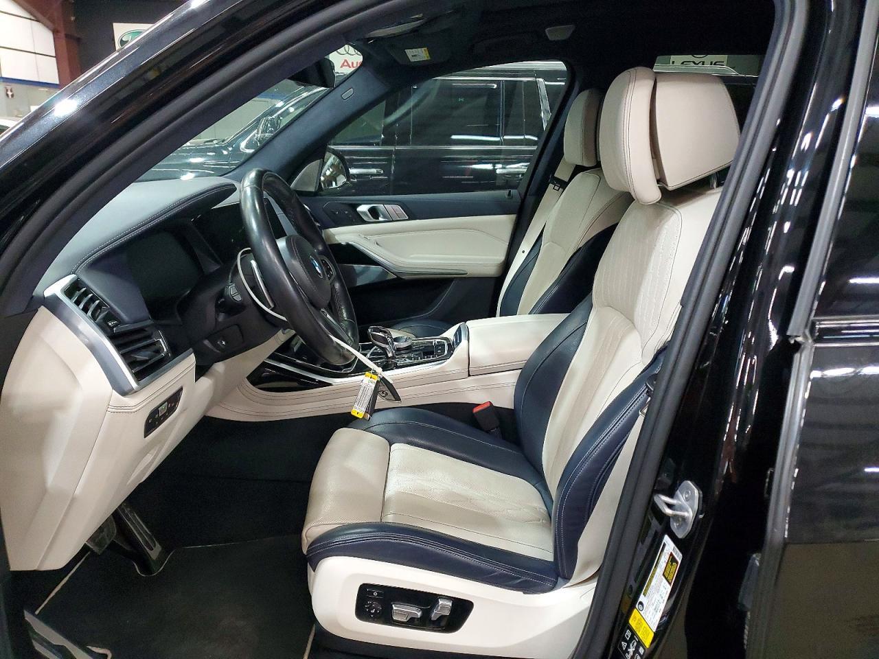 2020 BMW X7 M50I - Фото 7