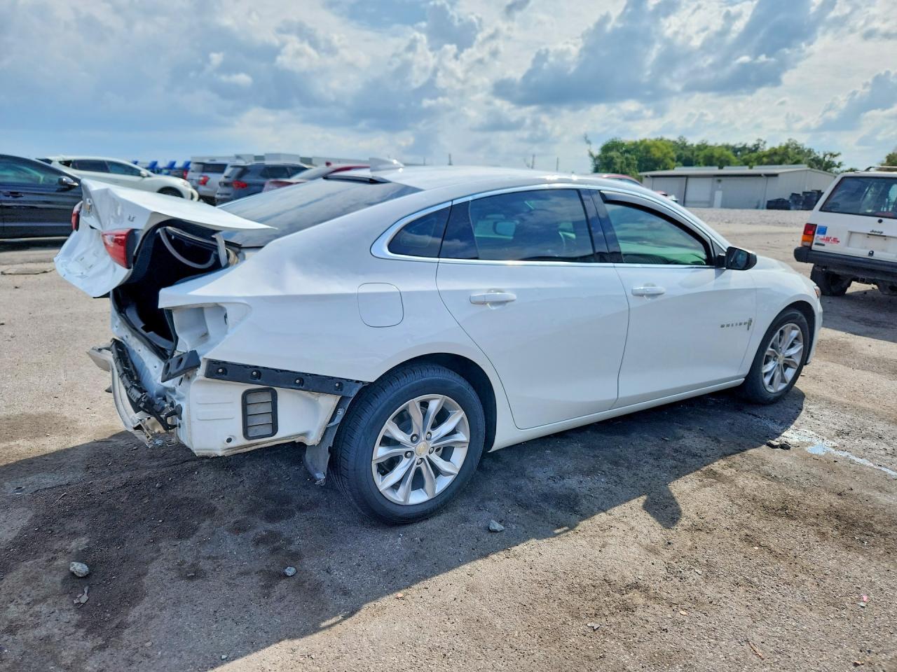 2023 Chevrolet Malibu Lt - Фото 3